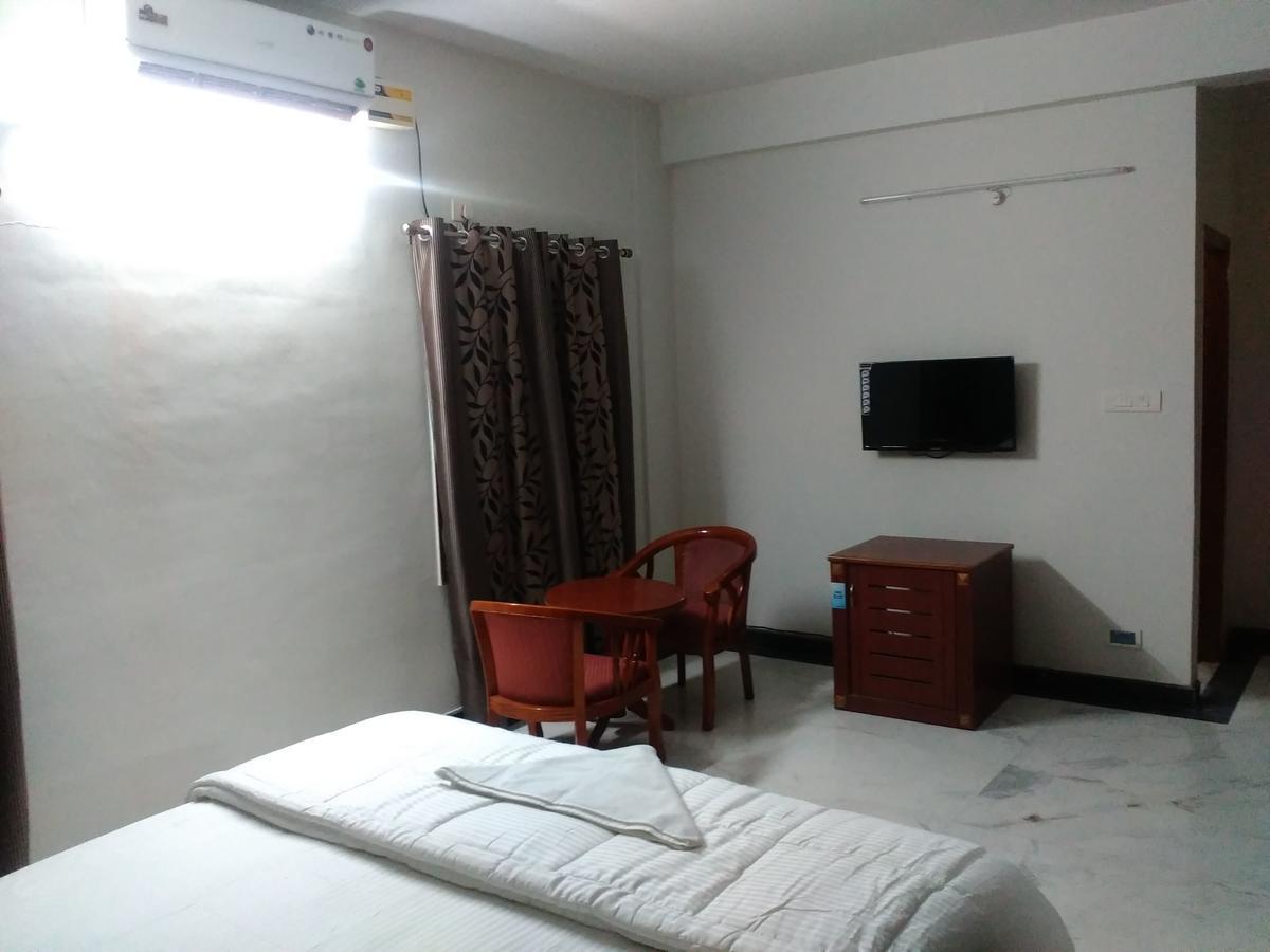 Fresh Living Prime Banjara Hotel Hyderabad Exterior photo